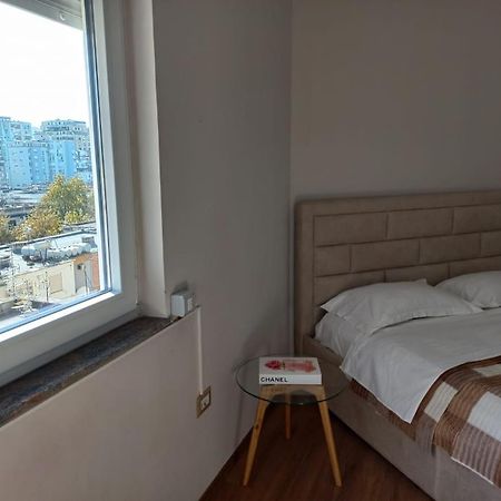 Penthouse Rooms & Aparts Tirana Esterno foto