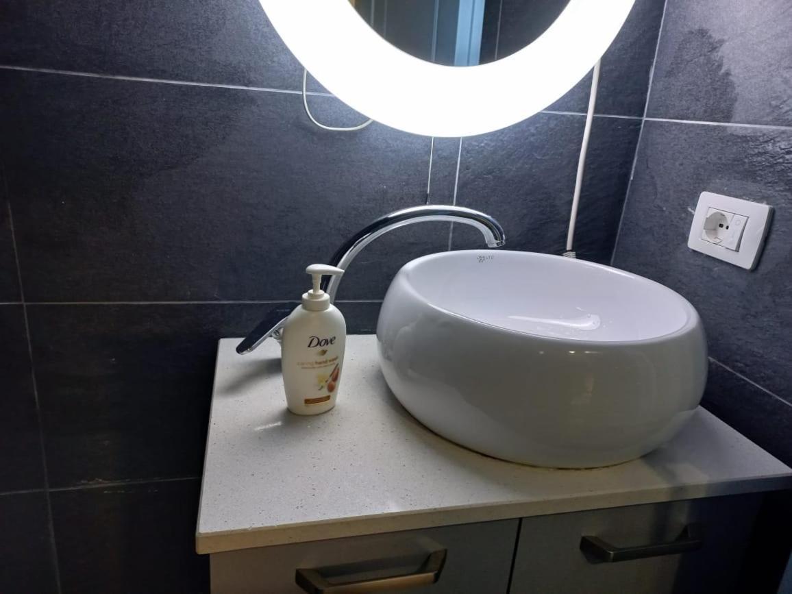 Penthouse Rooms & Aparts Tirana Esterno foto