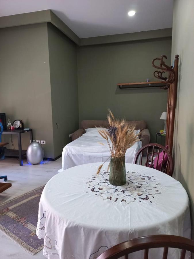 Penthouse Rooms & Aparts Tirana Esterno foto