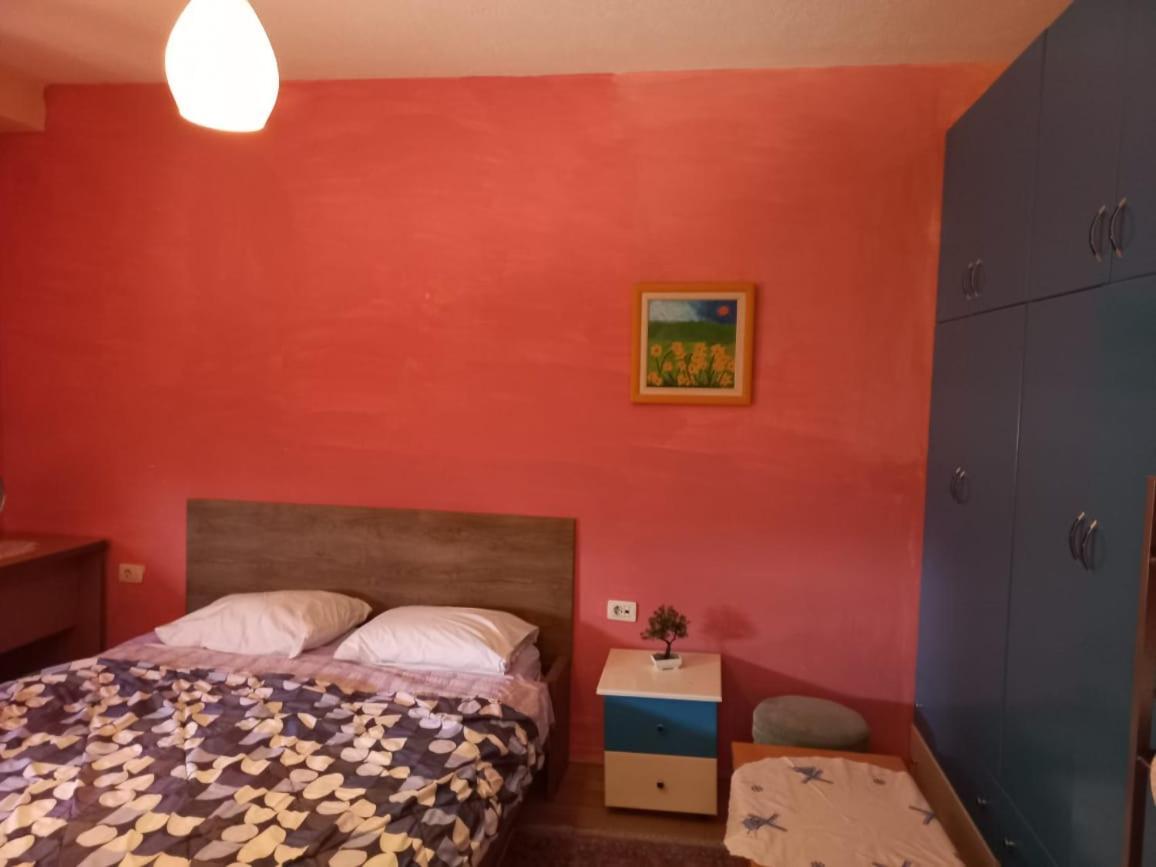 Penthouse Rooms & Aparts Tirana Esterno foto