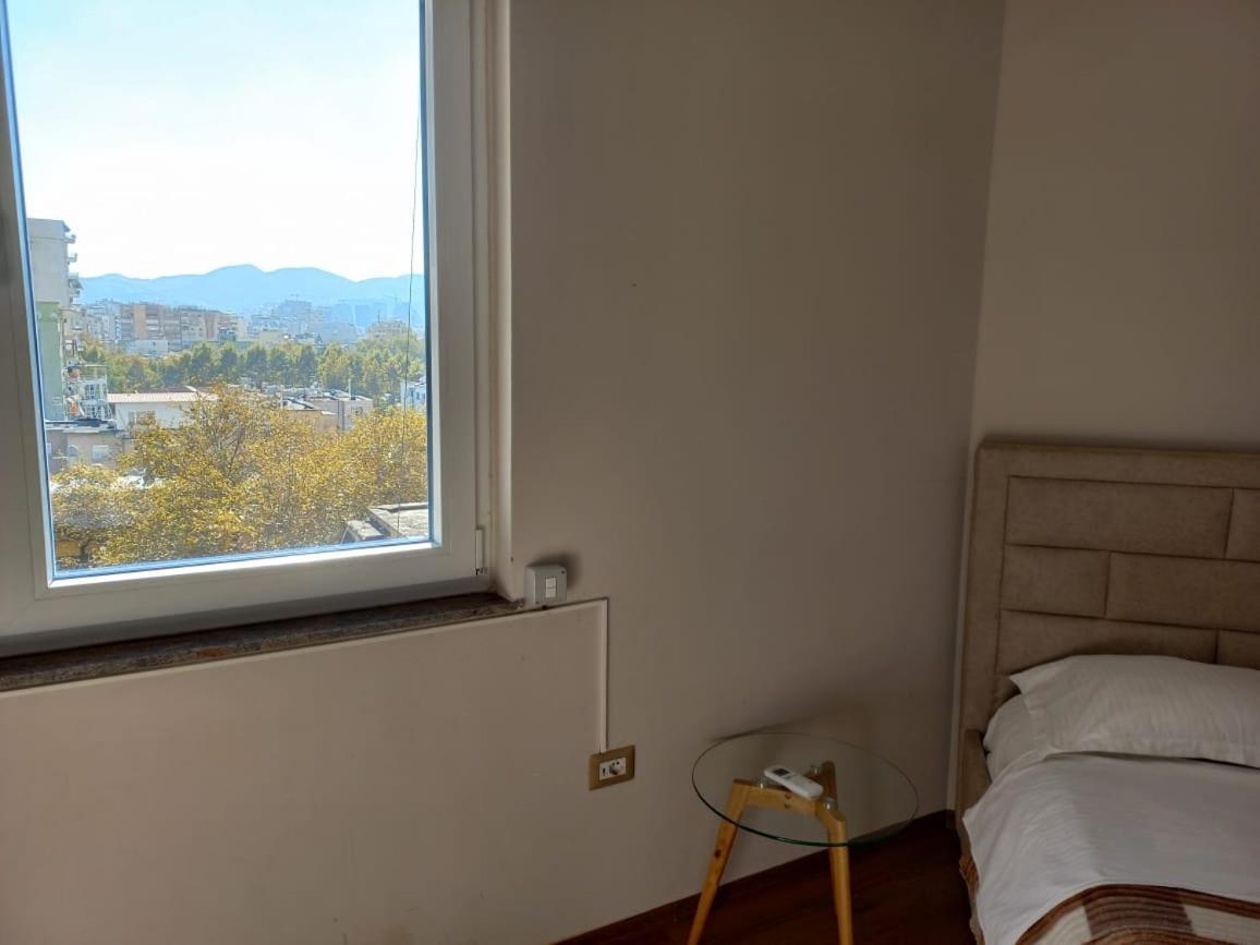 Penthouse Rooms & Aparts Tirana Esterno foto