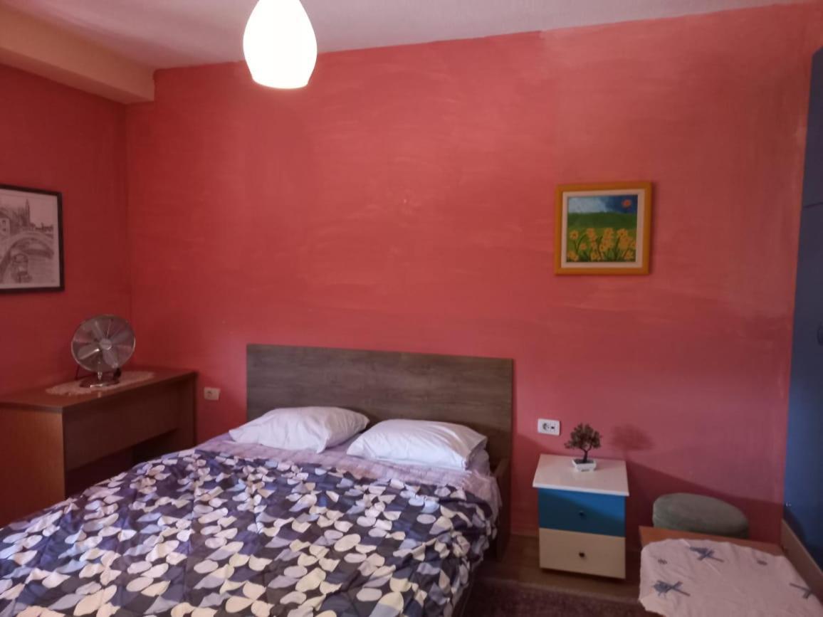 Penthouse Rooms & Aparts Tirana Esterno foto